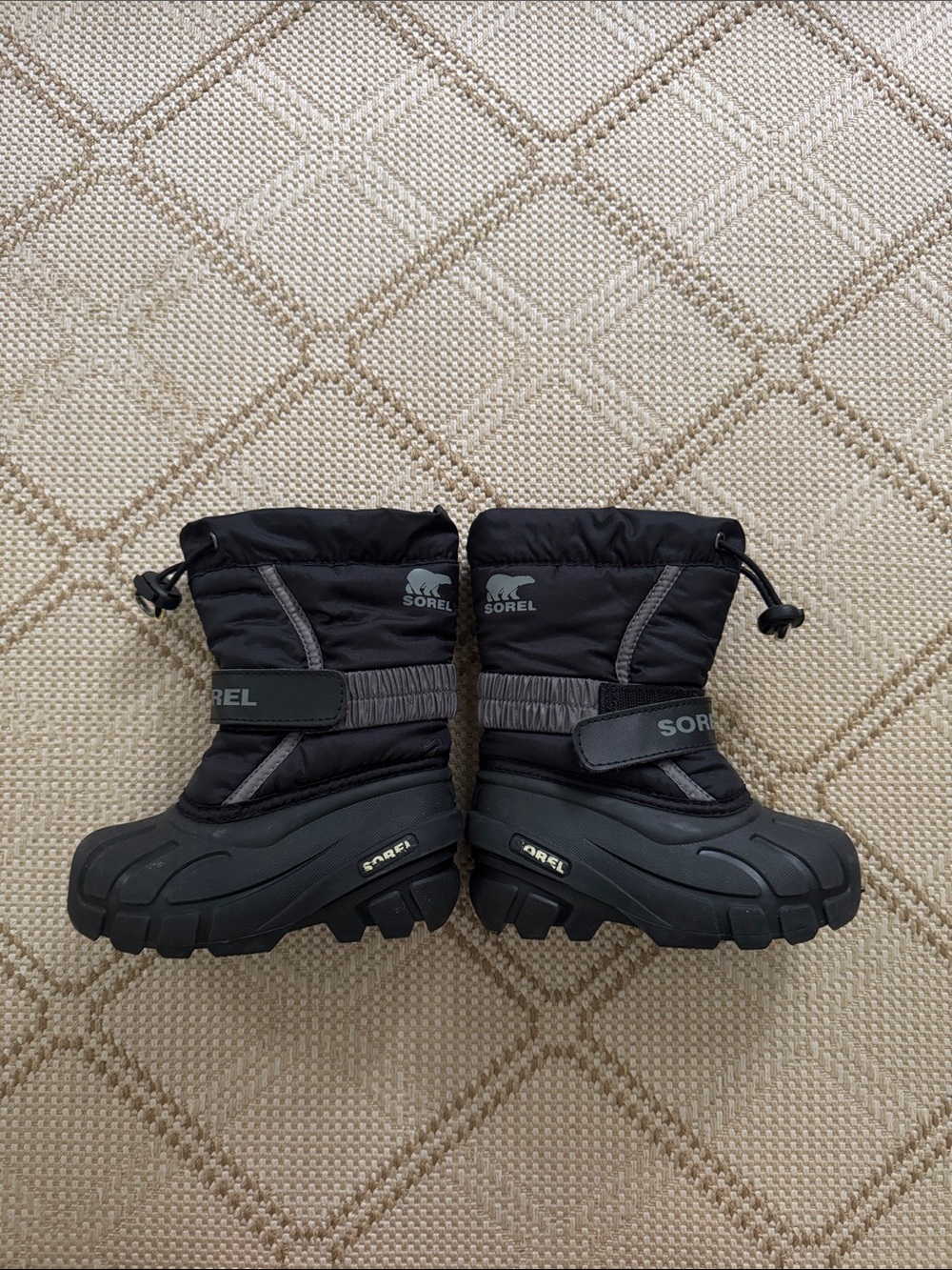 Sorel Kids' Black Insulated Winter Snow Boots, size 8toddler-in great shape! EUC
